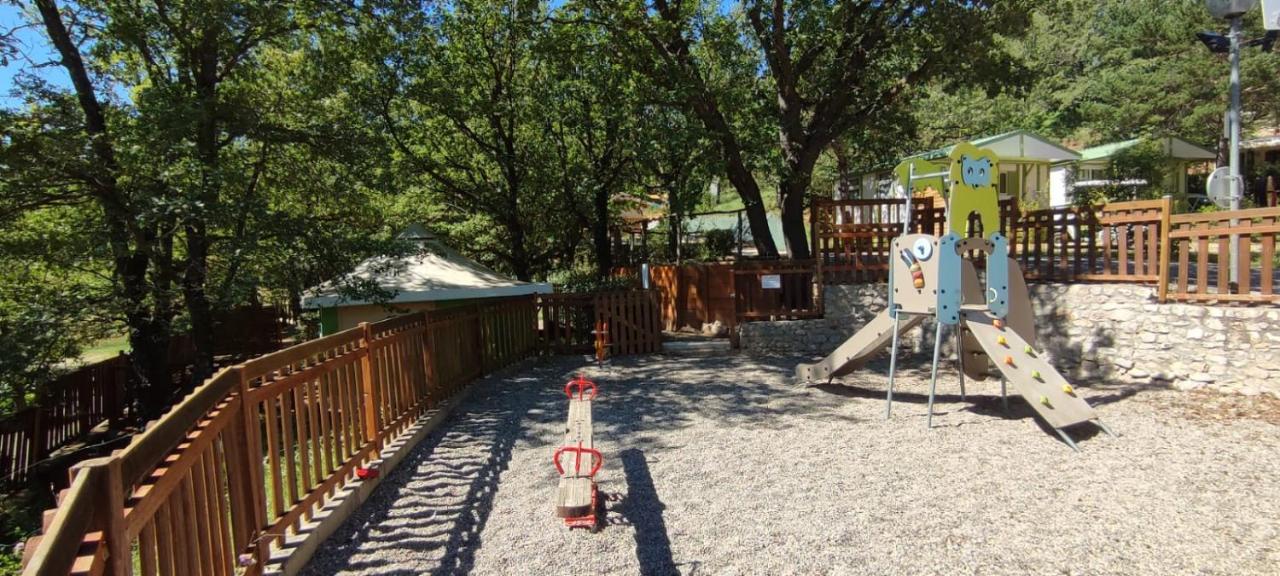 Camping Pres Du Lac De Sainte Croix Bauduen Exterior foto